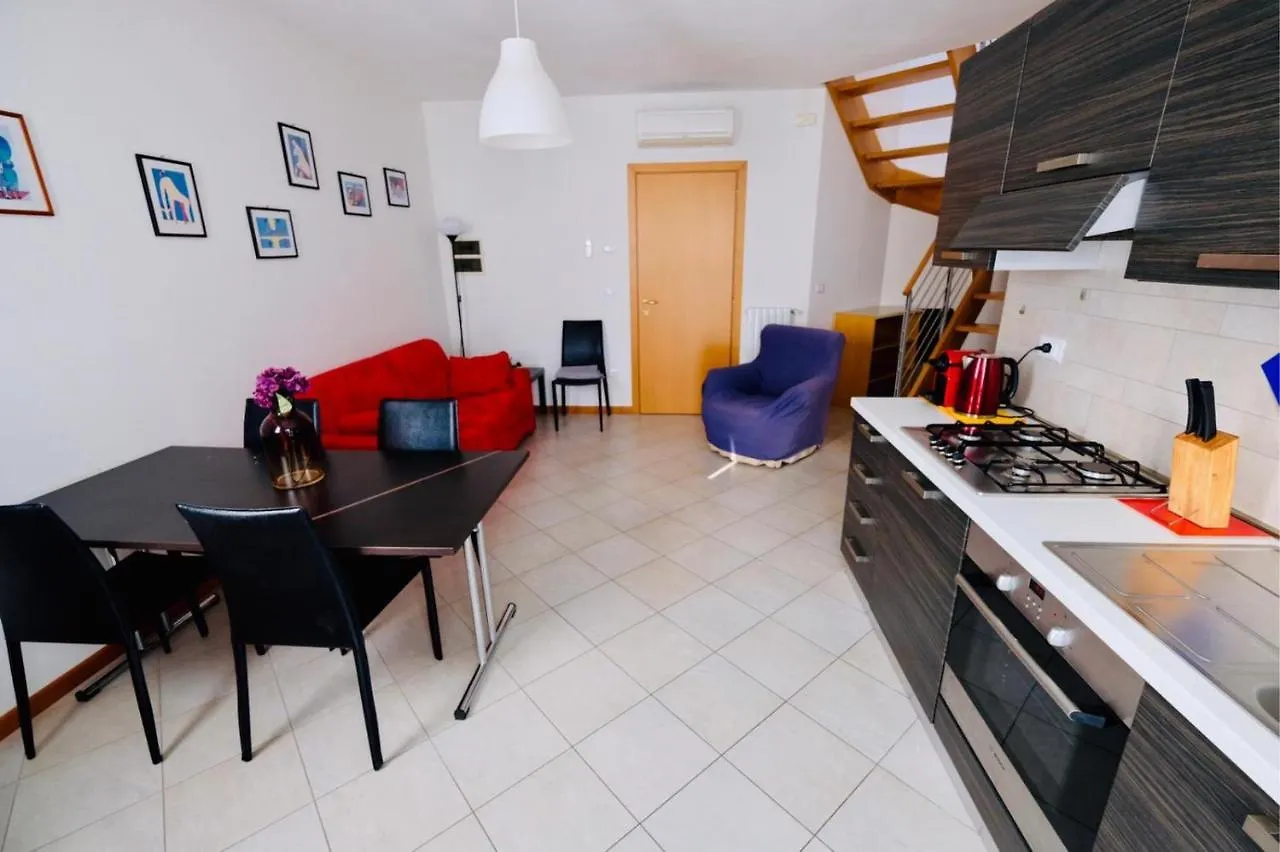 Appartamento In Villa Daniela Con Piscina Privata Carraro Immobiliare Jesolo - Family Apartments