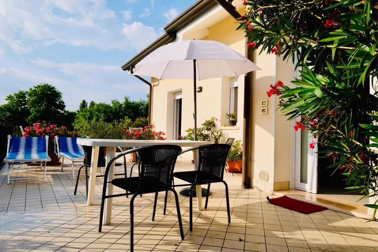 Appartamento In Villa Daniela Con Piscina Privata Carraro Immobiliare Jesolo - Family Apartments location
