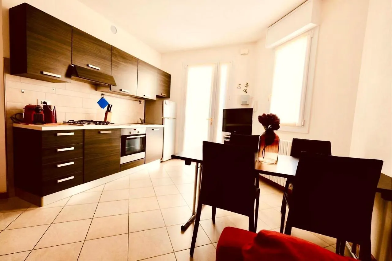 Appartamento In Villa Daniela Con Piscina Privata Carraro Immobiliare Jesolo - Family Apartments